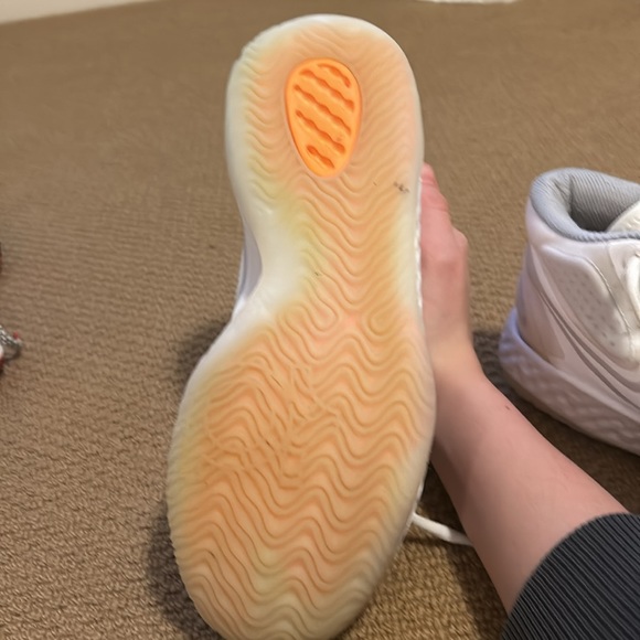 KD Trey 5 VIII EP ‘White Total Orange’ Men’s 7.5 - Picture 4 of 6